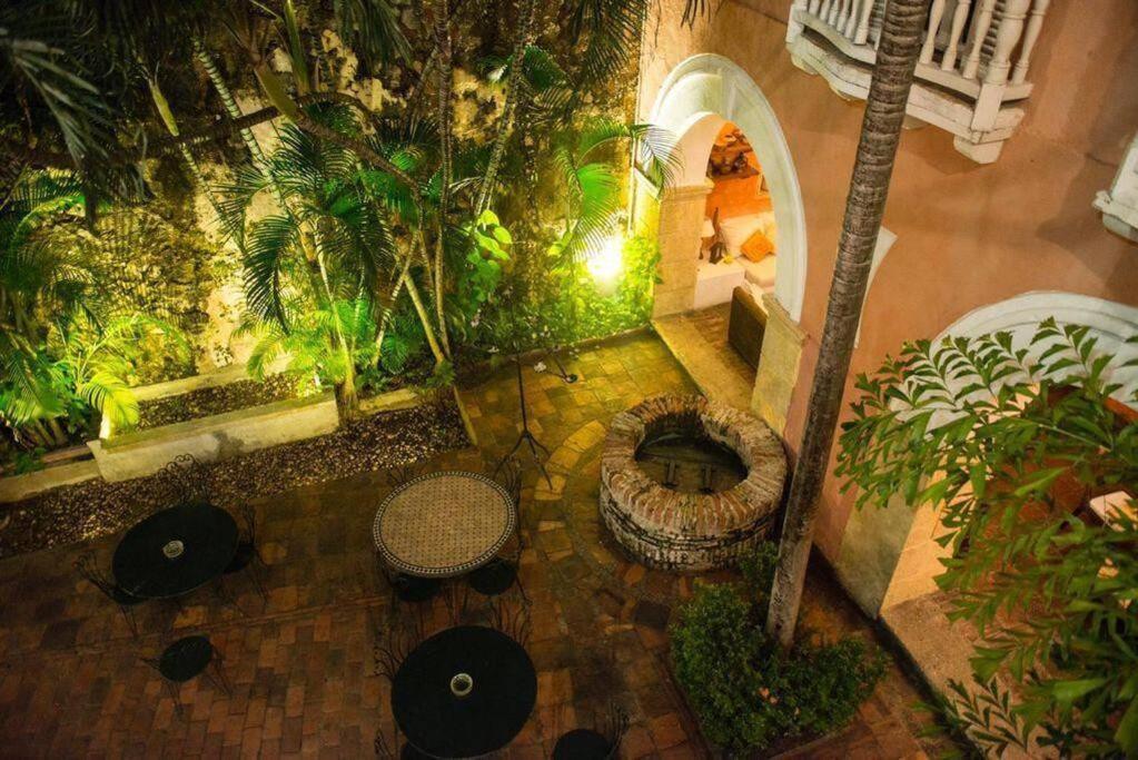 Magnificent Colonial Mansion *