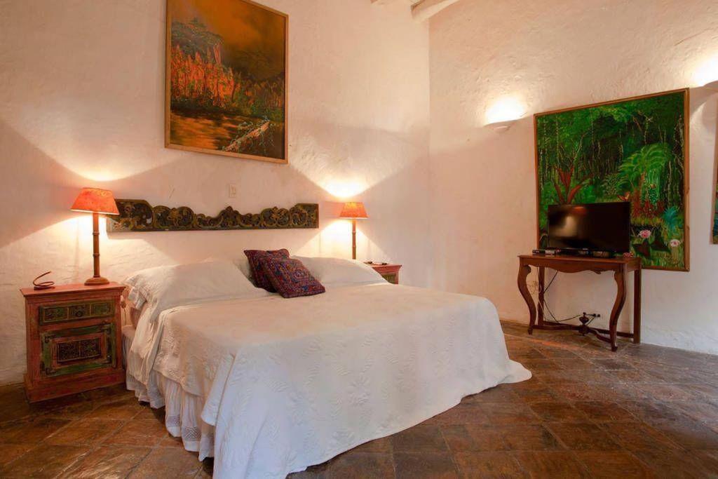 Villa Magnificent Colonial Mansion *